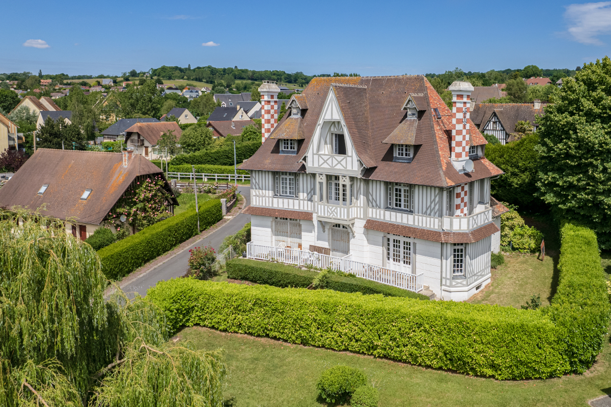 Le Manoir du Vert Galant vu du ciel, région Deauville-Trouville